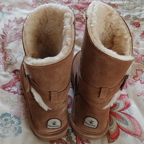 Bear paw boots "LIKE NEW" - Picture 13 of 14